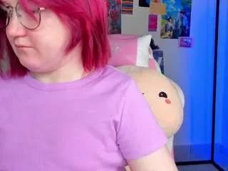 sara-moor from CamSoda