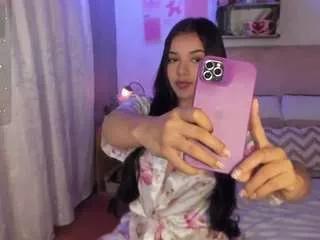 saraa69 from CamSoda