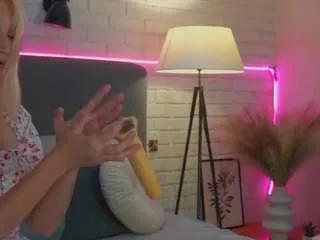 selena-lily from CamSoda