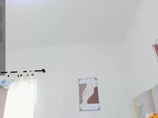 selena-luxs from CamSoda is Freechat