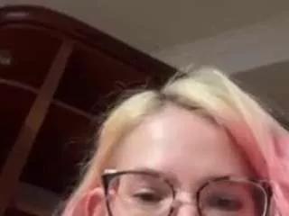 sexy-sweets from CamSoda is Freechat