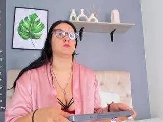 soe-laraa from CamSoda is Freechat