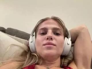 sweetcme from CamSoda is Freechat