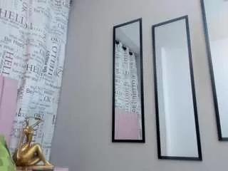 tania-west from CamSoda is Freechat