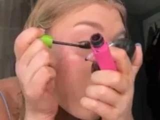 thelittlebambii from CamSoda is Freechat