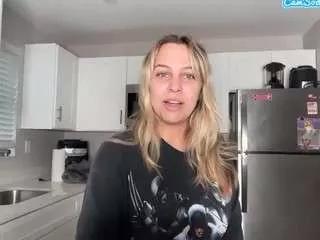 tiffstreatsxoxo from CamSoda