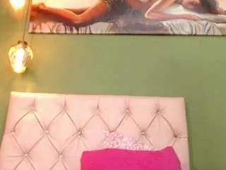 tinnaflirt1 from CamSoda