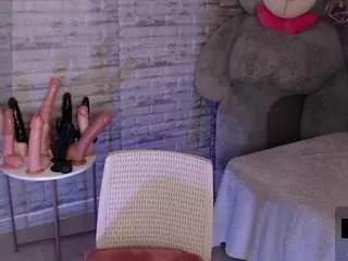 tinnahottie from CamSoda