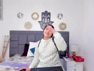 violeta-sweet118 from CamSoda is Freechat