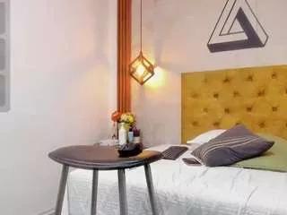 violeta-sweet118 from CamSoda is Freechat