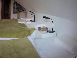 voyeurcam-julmodels-bed-3 from CamSoda is Freechat