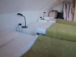 voyeurcam-julmodels-bed-4 from CamSoda is Freechat