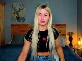 whiteflowerxo from CamSoda is Freechat