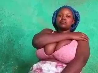 xhosaroseveterinarian from CamSoda is Freechat