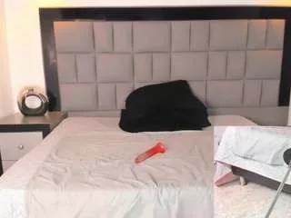your-lady-milf from CamSoda is Freechat