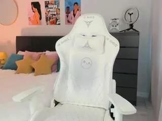 yourbabyluna18 from CamSoda is Freechat