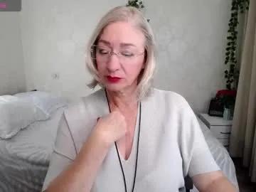 Hunters_woman from Chaturbate