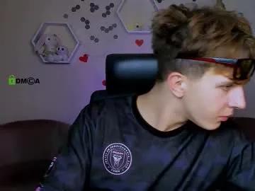 Travis_wolf_ from Chaturbate