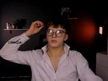 Travis_wolf_ from Chaturbate