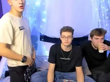 Travis_wolf_ from Chaturbate