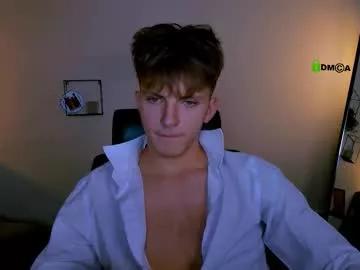 Travis_wolf_ from Chaturbate