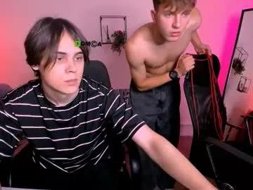 Travis_wolf_ from Chaturbate