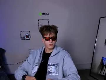 Travis_wolf_ from Chaturbate