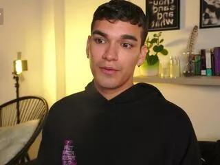 aalan_jamess from Flirt4Free