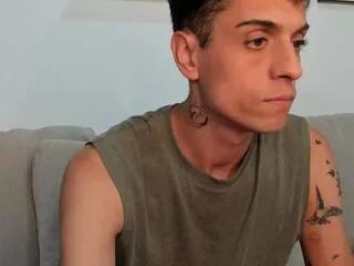 adrian_florinn from Flirt4Free is Freechat
