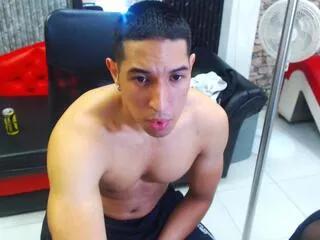 adriano_wood from Flirt4Free is Freechat
