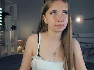 aisly_everist from Flirt4Free is Freechat