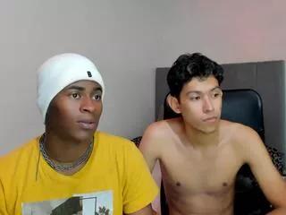 alan_gonz_cristian_asaenz from Flirt4Free is Freechat