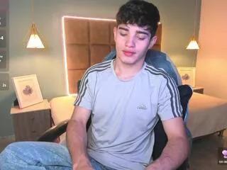 alejandro_lombardo from Flirt4Free is Freechat