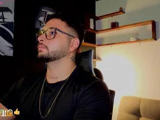 Andreww_brownn from Flirt4Free