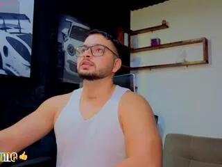 Andreww_brownn from Flirt4Free