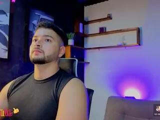 Andreww_brownn from Flirt4Free