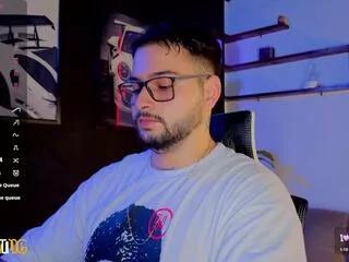 andreww_brownn from Flirt4Free is Freechat