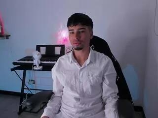 andy_reynolds from Flirt4Free is Freechat