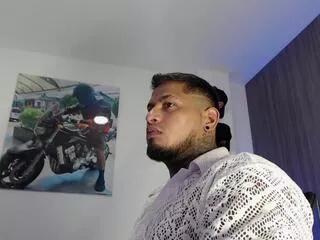 apolo_strongman from Flirt4Free is Freechat