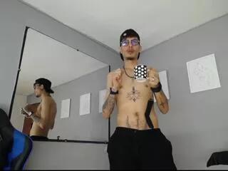 archer_cox from Flirt4Free is Freechat