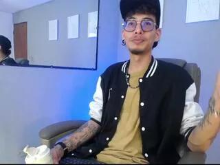 archer_cox from Flirt4Free is Freechat