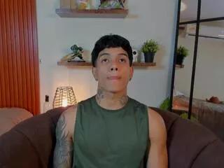 aress_damon from Flirt4Free is Freechat