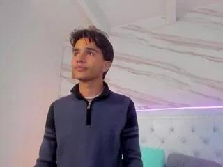 attlas_moon from Flirt4Free