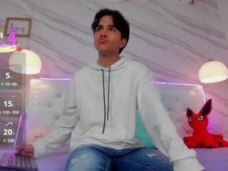 attlas_moon from Flirt4Free is Freechat