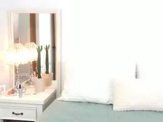 belle_russeau from Flirt4Free is Freechat