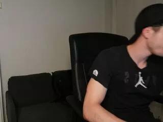 brad_holloway from Flirt4Free is Freechat