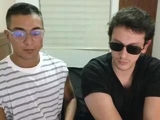 camo_thom from Flirt4Free is Freechat