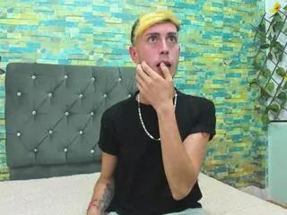 carlos_benz from Flirt4Free is Freechat