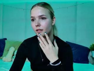 caroline_hyland from Flirt4Free is Freechat