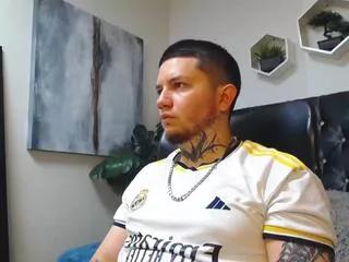 daymon_salvatore from Flirt4Free is Freechat
